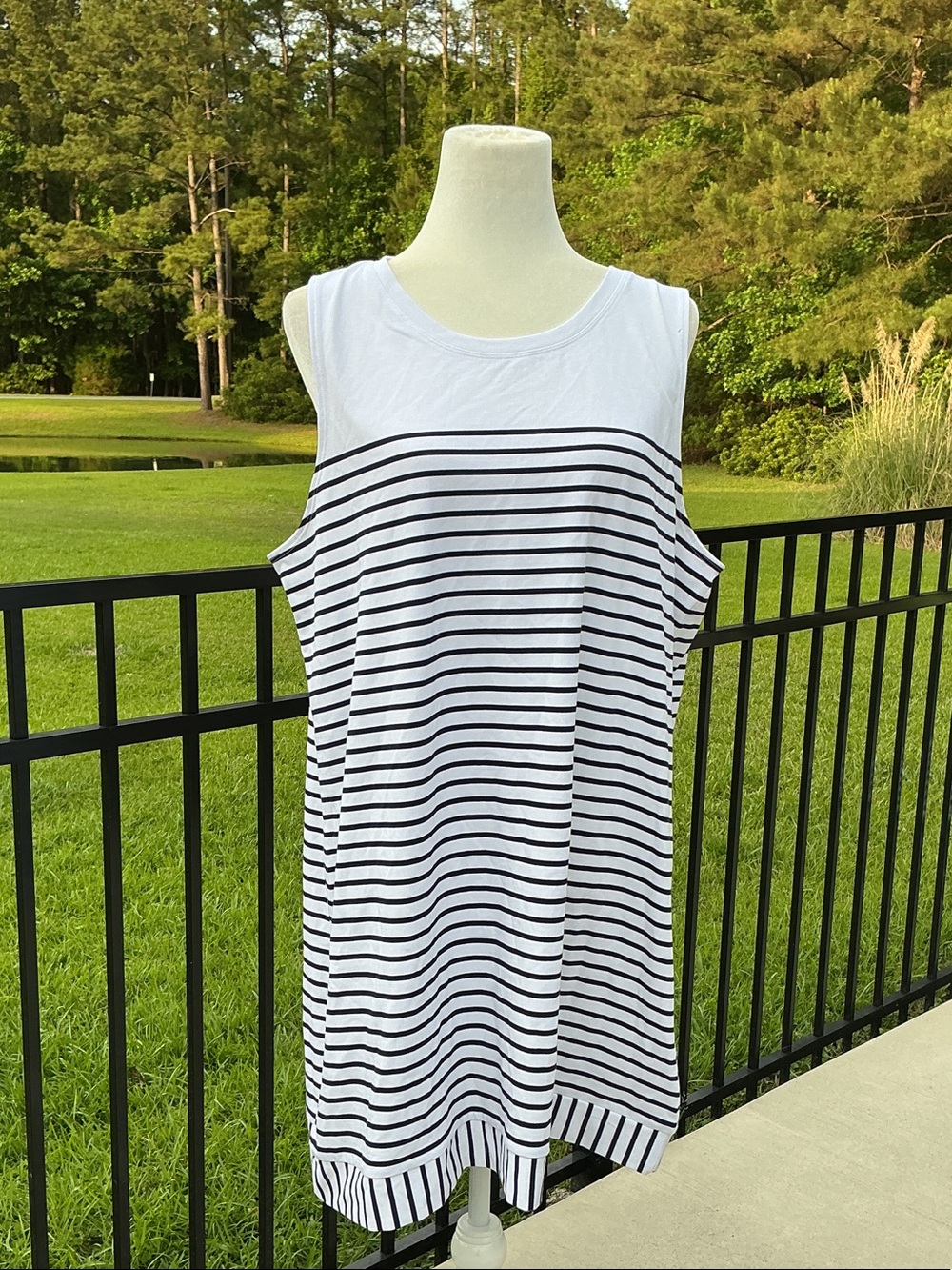 Vineyard Vines Navy and White Striped SleevelessT Shirt Midi Dress